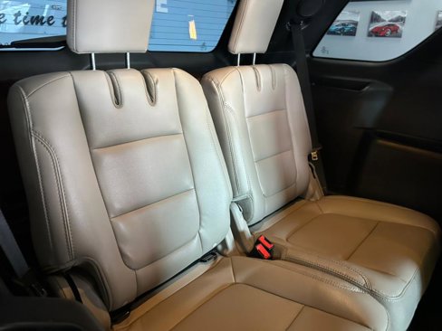 Used 2019 Ford Explorer Limited w/ Ford Safe & Smart Package image 43