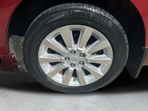Used 2011 Toyota Sienna Limited image 12
