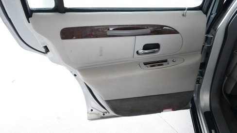 Used 1998 Lincoln Town Car Executive image 16