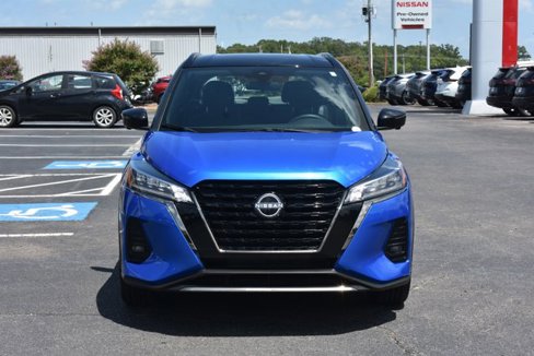 Used 2023 Nissan Kicks SR image 2
