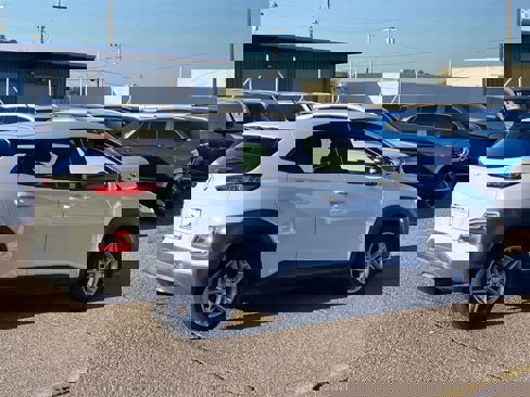 Used 2020 Hyundai Kona SE image 6
