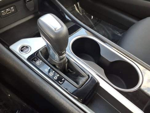 Used 2024 Nissan Altima 2.5 SV image 24