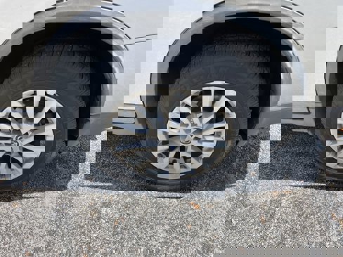 Used 2018 Nissan Rogue SV image 27