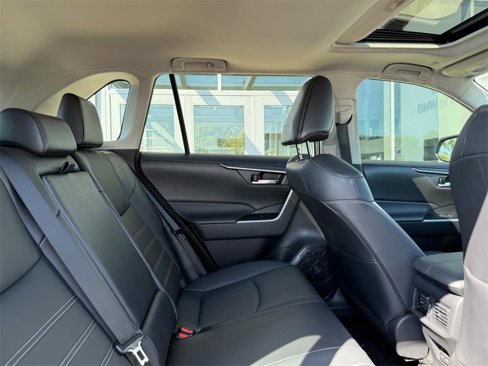 Used 2023 Toyota RAV4 XLE Premium image 9