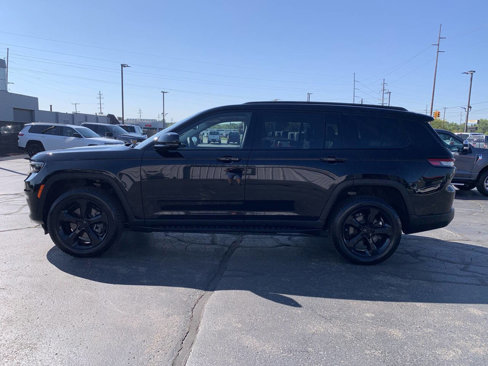 Used 2023 Jeep Grand Cherokee L Limited w/ Black Appearance Package image 6