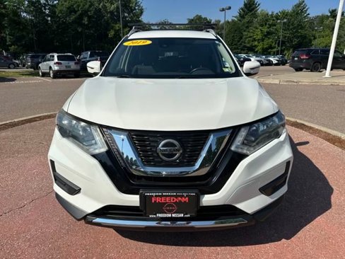 Used 2019 Nissan Rogue SV image 8