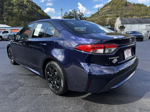 Used 2022 Toyota Corolla LE image 3