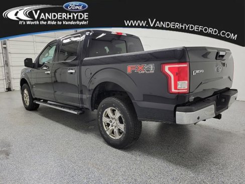 Used 2017 Ford F150 XLT w/ Equipment Group 302A Luxury image 4