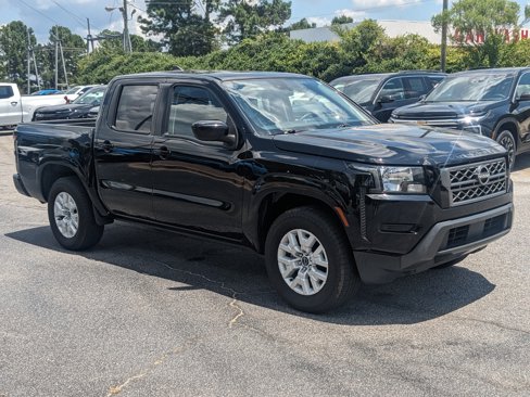 Used 2022 Nissan Frontier SV image 2