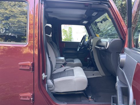 Used 2010 Jeep Wrangler Unlimited Sahara w/ Dual Top Group image 12