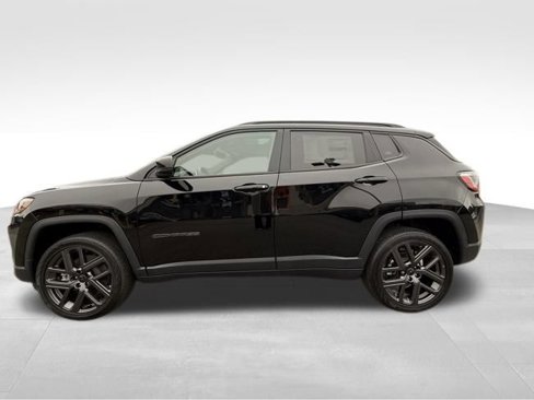 New 2025 Jeep Compass Limited image 17