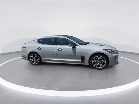 Used 2019 Kia Stinger GT2 image 9