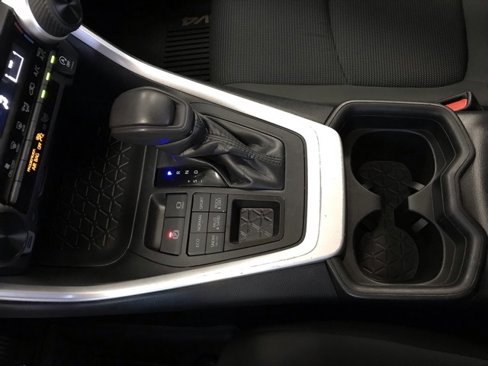 Certified 2021 Toyota RAV4 LE image 20