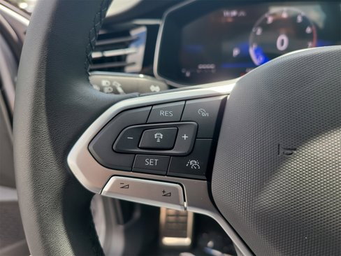 Certified 2025 Volkswagen Jetta Sport image 26