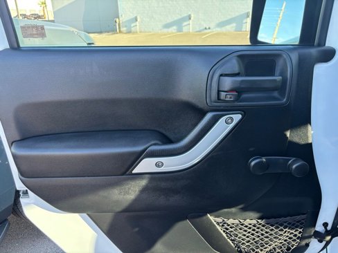 Used 2015 Jeep Wrangler Sport image 32