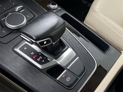 Used 2019 Audi Q5 2.0T Premium w/ Convenience Package image 19