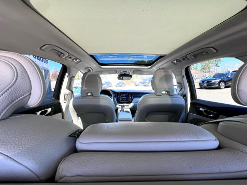 Used 2020 Volvo XC60 T5 Momentum image 15