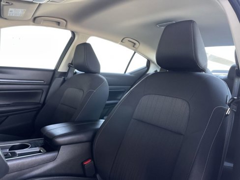 Used 2024 Nissan Altima 2.5 SV image 18