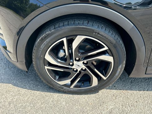 Used 2022 Chevrolet Bolt LT w/ Infotainment Package image 12