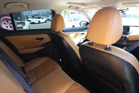 Used 2022 Nissan Sentra SV w/ SV Premium Package image 16