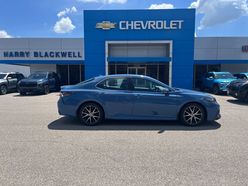 Used 2023 Toyota Camry SE image 1