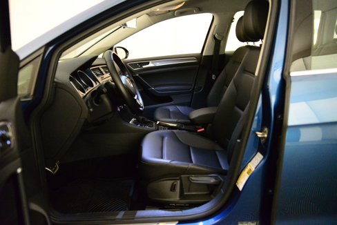 Used 2019 Volkswagen Golf Alltrack S image 25