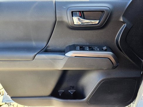 Used 2021 Toyota Tacoma TRD Sport image 29