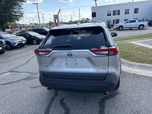 Used 2021 Toyota RAV4 XLE image 8