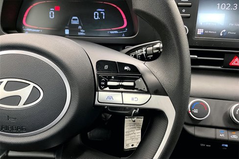 Certified 2025 Hyundai Elantra SE image 20
