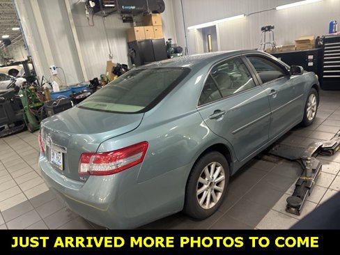 Used 2011 Toyota Camry XLE image 4