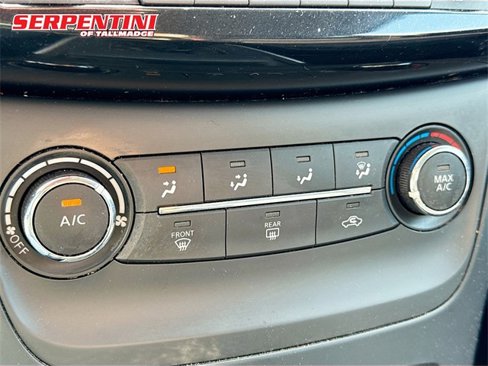 Used 2016 Nissan Sentra SV image 14