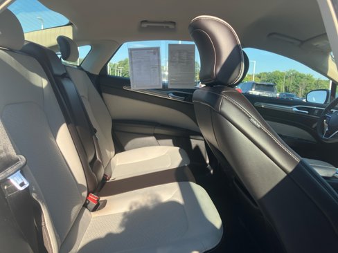 Used 2019 Ford Fusion SE w/ Equipment Group 151A image 33