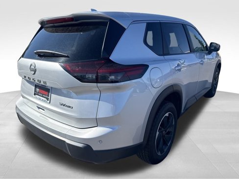 Used 2024 Nissan Rogue SV image 7