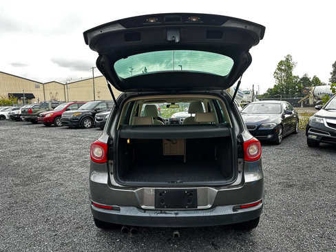 Used 2010 Volkswagen Tiguan SE image 11