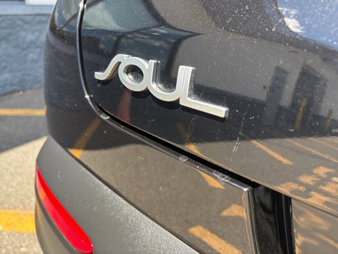 Certified 2022 Kia Soul LX image 38