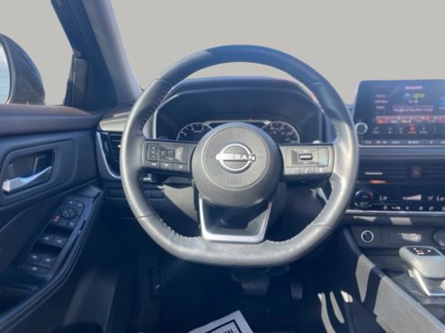 Used 2022 Nissan Rogue SV image 12