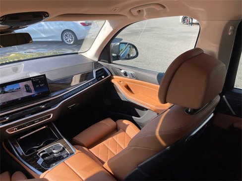 Certified 2023 BMW X7 xDrive40i w/ Parking Assistance Package image 21
