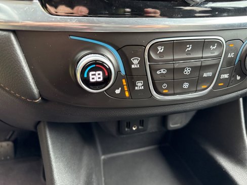 Used 2018 Chevrolet Traverse LT image 32