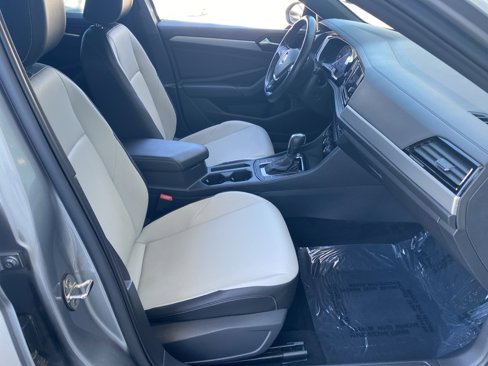 Certified 2021 Volkswagen Jetta R-Line w/ R-Line Cold Weather Package image 23