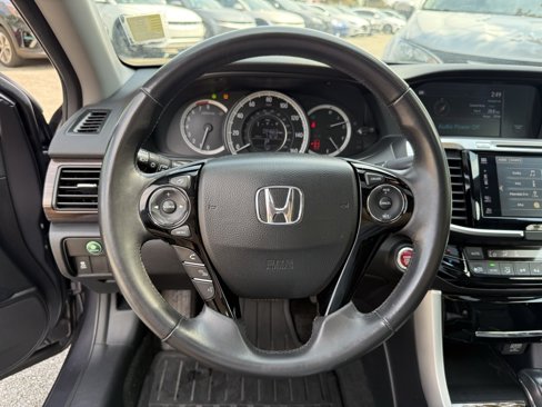 Used 2017 Honda Accord EX-L image 11
