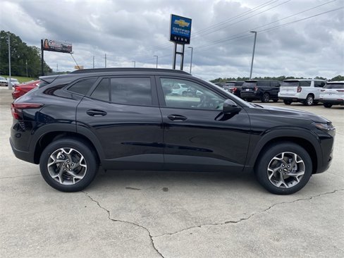New 2025 Chevrolet Trax LT w/ Driver Confidence Package image 7
