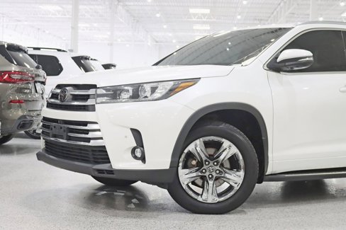 Used 2019 Toyota Highlander Limited Platinum image 2
