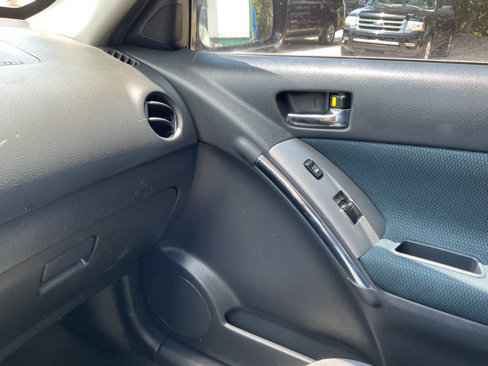Used 2005 Toyota Matrix XR image 15