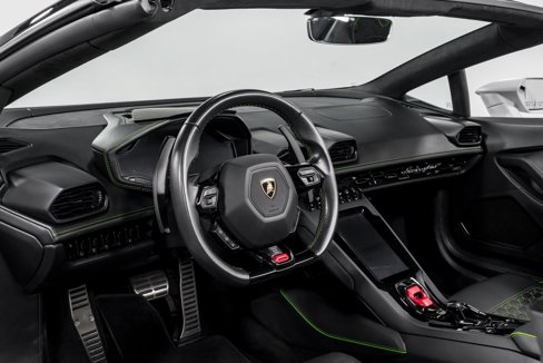 Used 2022 Lamborghini Huracan EVO image 12