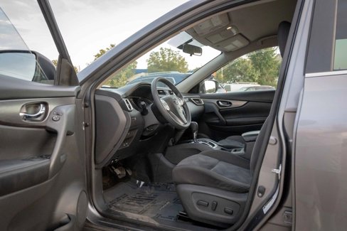 Used 2015 Nissan Rogue SV image 28