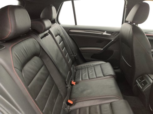 Used 2015 Volkswagen GTI SE image 19