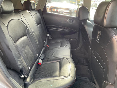 Used 2009 Nissan Rogue SL w/ Premium Pkg image 34