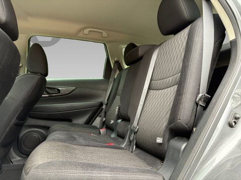 Used 2020 Nissan Rogue S image 2