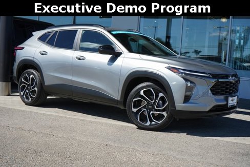Used 2025 Chevrolet Trax RS w/ Driver Confidence Package image 1