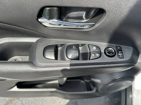 Used 2022 Nissan Kicks SV image 27
